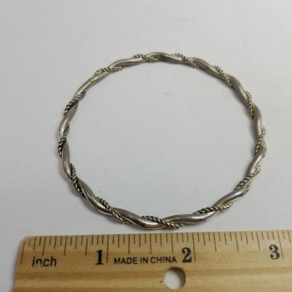 Vintage Spiral Twist Bangle Bracelet, Silver Tone Metal, Stacking, Estate - Picture 3 of 4
